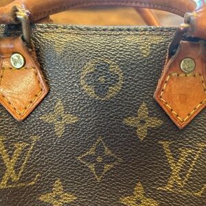 Louis Vuitton Monogram Canvas mini speedy Bag